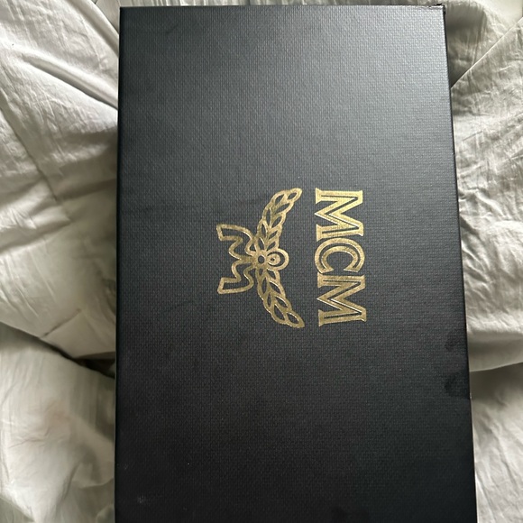 Pink MCM Slides - Picture 7 of 7